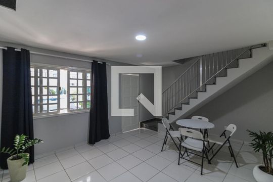 Casa de Condomínio para alugar com 3 quartos, 110m² em Recreio dos Bandeirantes, Rio de Janeiro