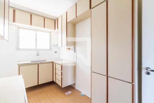 Cozinha de apartamento à venda com 3 quartos, 90m² em Vila Madalena, São Paulo