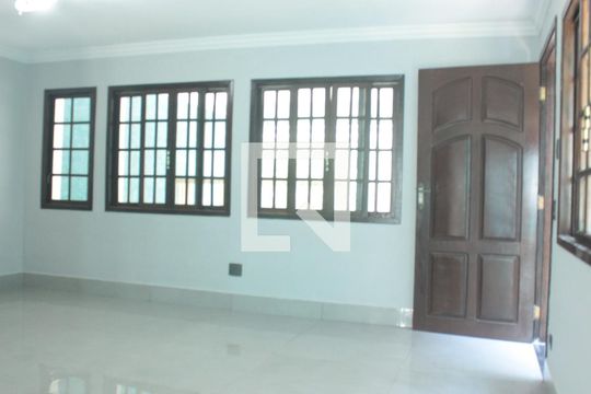 Sala de casa à venda com 3 quartos, 130m² em Jardim Londrina, São Paulo