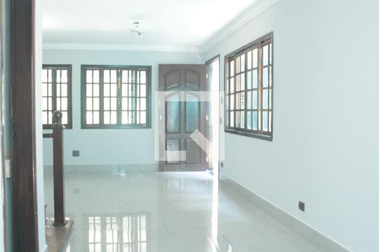 Casa à venda com 3 quartos, 130m² em Jardim Londrina, São Paulo
