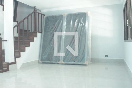 Sala de casa à venda com 3 quartos, 130m² em Jardim Londrina, São Paulo