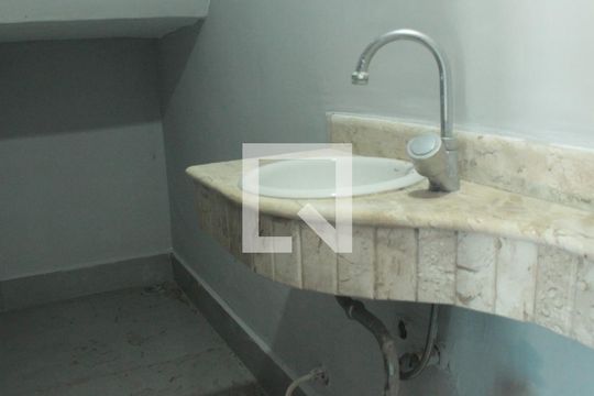Banheiro Social de casa à venda com 3 quartos, 130m² em Jardim Londrina, São Paulo