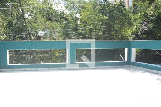 Sacada de casa à venda com 3 quartos, 130m² em Jardim Londrina, São Paulo