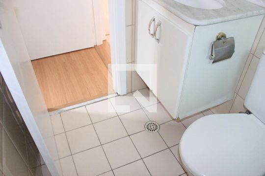Banheiro de apartamento à venda com 3 quartos, 75m² em Gopoúva, Guarulhos