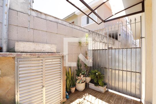 Entrada de casa para alugar com 1 quarto, 58m² em Jardim Paraíso, São Paulo