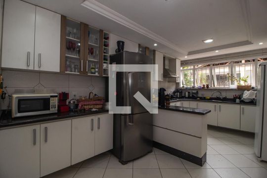 Cozinha de casa à venda com 6 quartos, 590m² em Ipanema, Porto Alegre