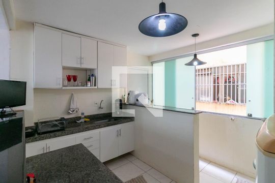 Cozinha e Área de Serviço de apartamento à venda com 3 quartos, 80m² em Vila Paris, Belo Horizonte