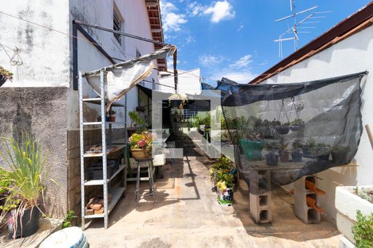 Quintal de casa à venda com 3 quartos, 350m² em Jardim Leonor, Campinas