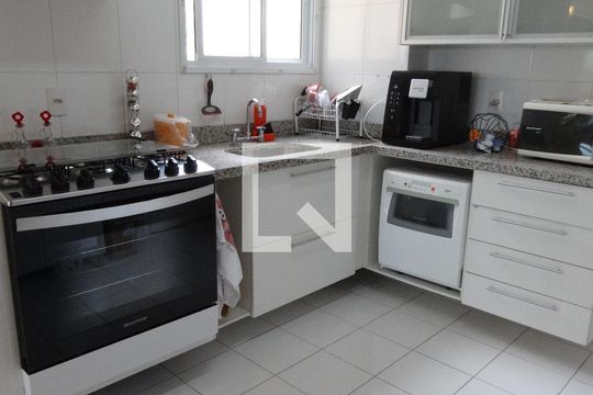 Cozinha  de apartamento à venda com 3 quartos, 123m² em Centro, Osasco