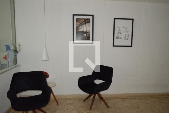 Hall de apartamento para alugar com 2 quartos, 55m² em Liberdade, São Paulo