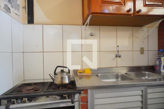 Cozinha de casa para alugar com 1 quarto, 600m² em Floresta, Porto Alegre