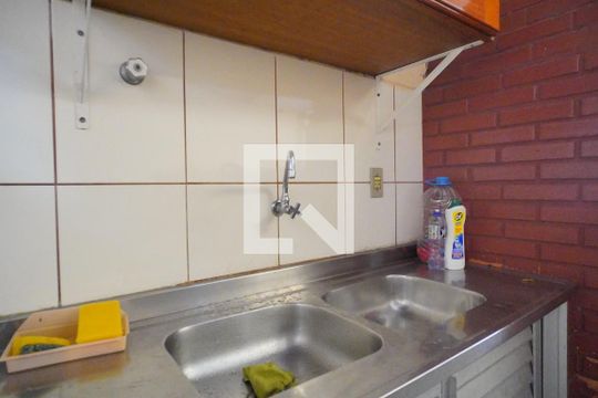 Cozinha de casa para alugar com 1 quarto, 600m² em Floresta, Porto Alegre