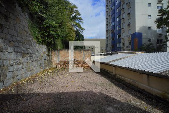 Pátio 1 de casa para alugar com 1 quarto, 600m² em Floresta, Porto Alegre