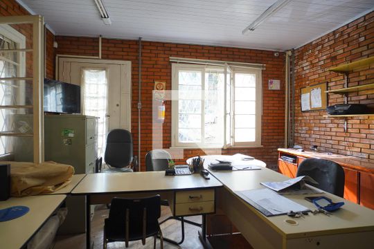Sala de casa para alugar com 1 quarto, 600m² em Floresta, Porto Alegre