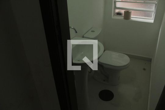 Lavabo de casa para alugar com 3 quartos, 140m² em Cupecê, São Paulo