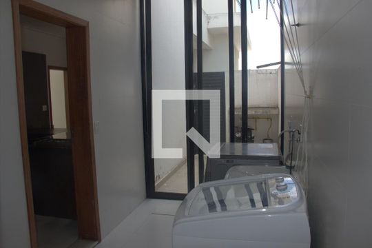 Área de Serviço de casa de condomínio para alugar com 4 quartos, 419m² em Jardim Guadalajara, Sorocaba