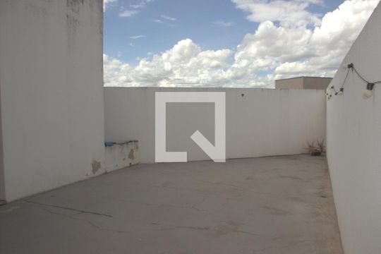Área Externa de casa de condomínio para alugar com 4 quartos, 419m² em Jardim Guadalajara, Sorocaba