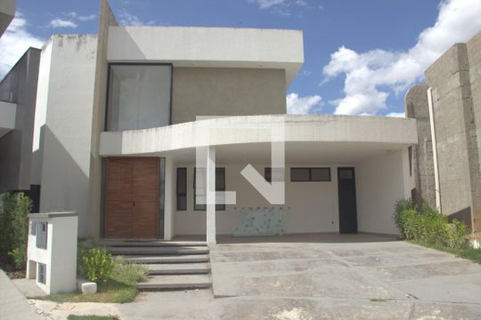 Fachada de casa de condomínio para alugar com 4 quartos, 419m² em Jardim Guadalajara, Sorocaba