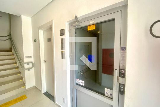 Elevador Acessibilidade de apartamento à venda com 2 quartos, 35m² em Canindé, São Paulo