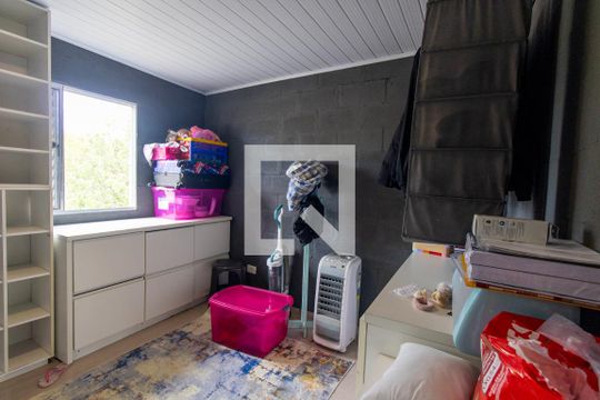 Quarto 1 de casa para alugar com 2 quartos, 55m² em Pilarzinho, Curitiba