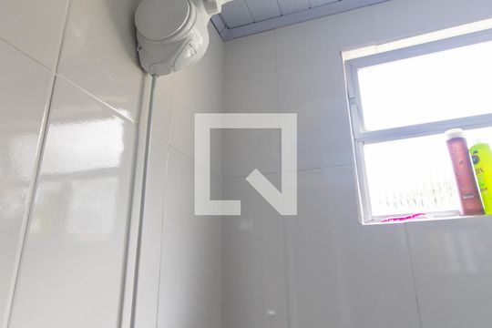 Banheiro Social de casa para alugar com 2 quartos, 55m² em Pilarzinho, Curitiba