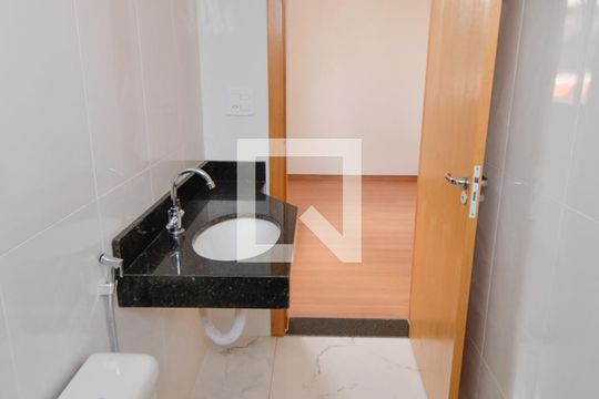 Banheiro social de apartamento à venda com 3 quartos, 113m² em Sagrada Família, Belo Horizonte