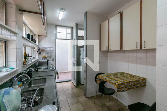Cozinha e Área de Serviço de apartamento à venda com 4 quartos, 151m² em Serra, Belo Horizonte