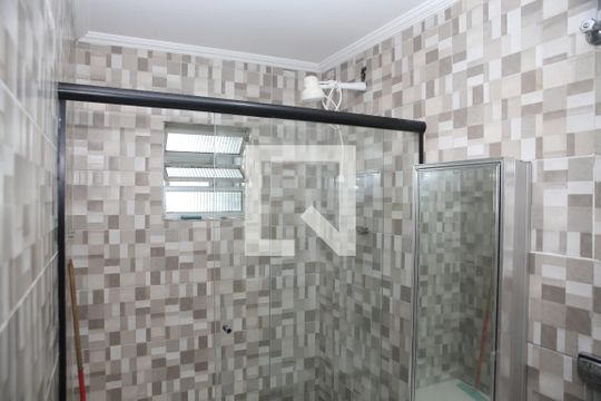 Banheiro social 1 de casa para alugar com 3 quartos, 120m² em Vila Caiçara, Praia Grande
