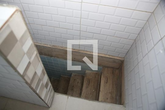Escada de casa para alugar com 3 quartos, 120m² em Vila Caiçara, Praia Grande
