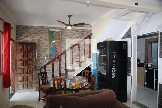 Sala de casa para alugar com 3 quartos, 120m² em Vila Caiçara, Praia Grande