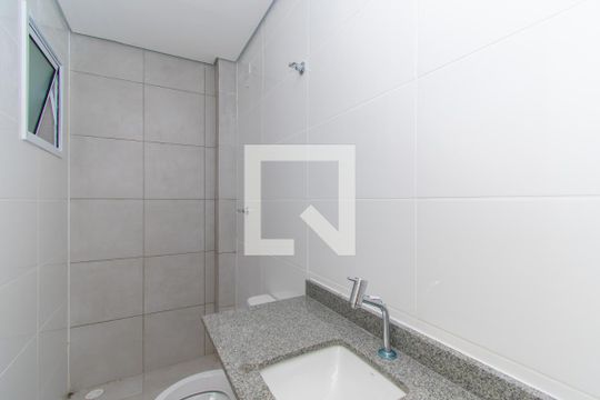 Banheiro de kitnet/studio à venda com 1 quarto, 34m² em Vila Ema, São Paulo