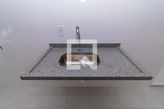 Cozinha de kitnet/studio à venda com 1 quarto, 34m² em Vila Ema, São Paulo