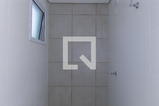 Banheiro de kitnet/studio à venda com 1 quarto, 34m² em Vila Ema, São Paulo