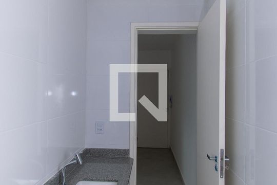 Banheiro de kitnet/studio à venda com 1 quarto, 34m² em Vila Ema, São Paulo