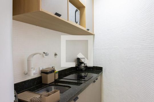 Cozinha de apartamento para alugar com 1 quarto, 41m² em Liberdade, São Paulo