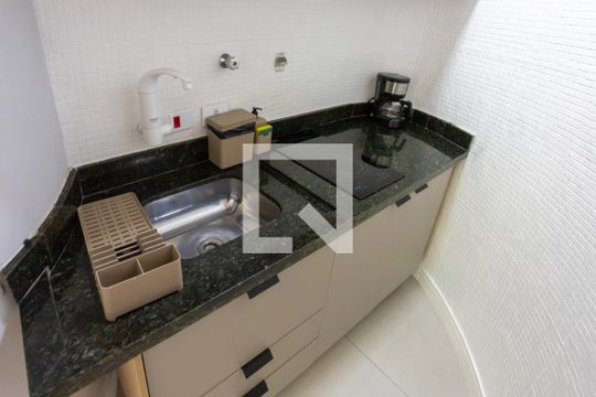 Cozinha de apartamento para alugar com 1 quarto, 41m² em Liberdade, São Paulo