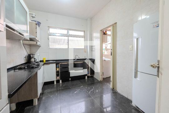 Cozinha de apartamento para alugar com 2 quartos, 120m² em Bela Vista, São Paulo
