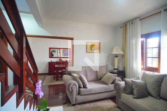 Sala de casa à venda com 3 quartos, 360m² em Feitoria, São Leopoldo
