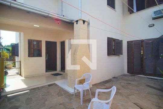 Quintal de casa à venda com 3 quartos, 360m² em Feitoria, São Leopoldo