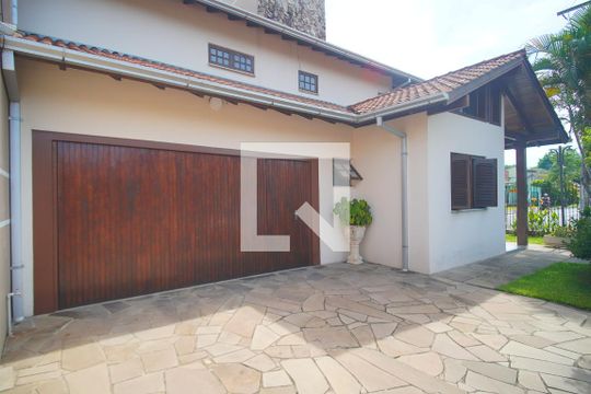 Fachada de casa à venda com 3 quartos, 360m² em Feitoria, São Leopoldo