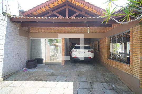 Garagem de casa à venda com 3 quartos, 350m² em Guarani, Novo Hamburgo