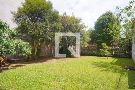 Quintal de casa à venda com 3 quartos, 350m² em Guarani, Novo Hamburgo