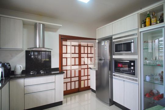 Cozinha de casa à venda com 3 quartos, 350m² em Guarani, Novo Hamburgo