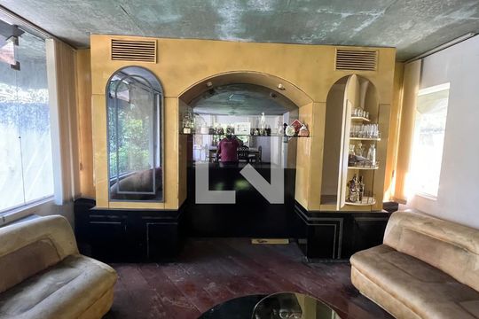 Sala de casa para alugar com 3 quartos, 350m² em Jardim das Bandeiras, São Paulo