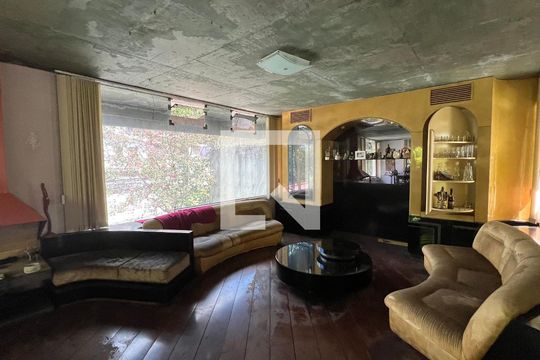 Sala de casa para alugar com 3 quartos, 350m² em Jardim das Bandeiras, São Paulo