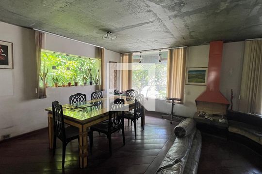 Sala de casa para alugar com 3 quartos, 350m² em Jardim das Bandeiras, São Paulo