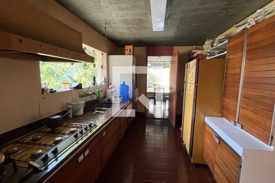Cozinha de casa para alugar com 3 quartos, 350m² em Jardim das Bandeiras, São Paulo