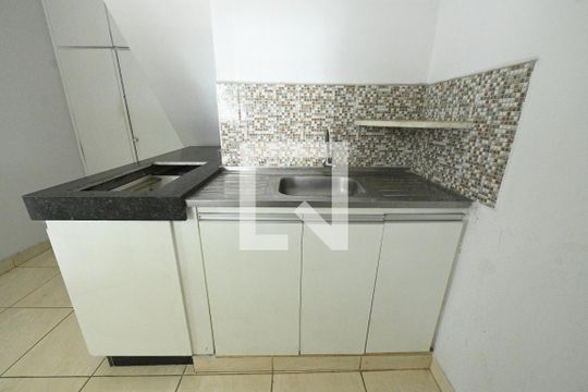 Cozinha de apartamento para alugar com 2 quartos, 130m² em Setor Urias Magalhães, Goiânia