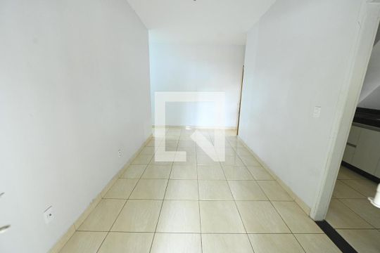 Sala de apartamento para alugar com 2 quartos, 130m² em Setor Urias Magalhães, Goiânia