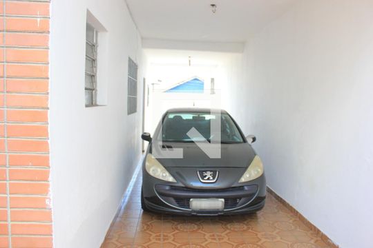 Garagem de casa à venda com 4 quartos, 200m² em Jardim Pinhal, Guarulhos